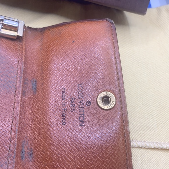 🤎 🤎 🤎 Louis Vuitton Monogram signature design LV Logo 4 key holder 22 - Picture 6 of 9